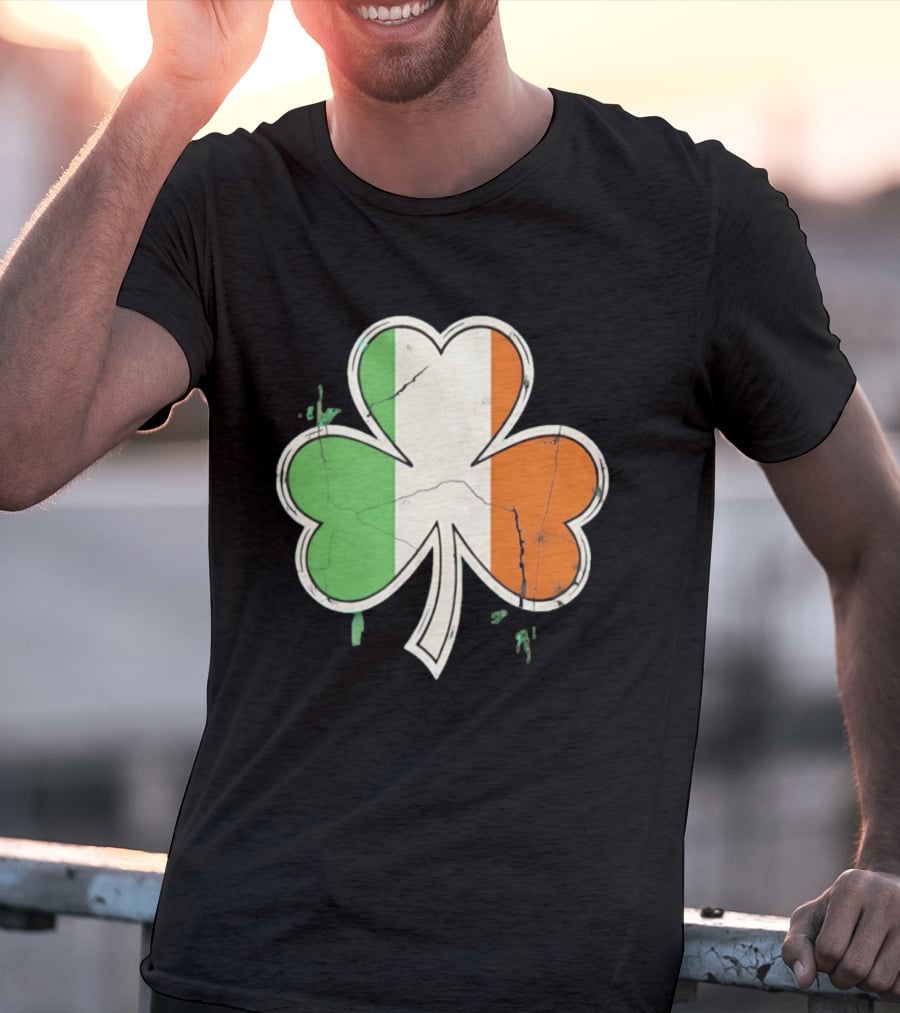 St Patrick's Day Shamrock With Italy Flag T-Shirt