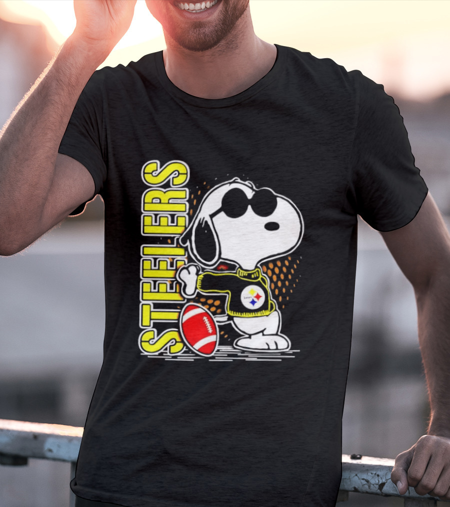 Steelers Snoopy Football Sunglasses Sports T-Shirt