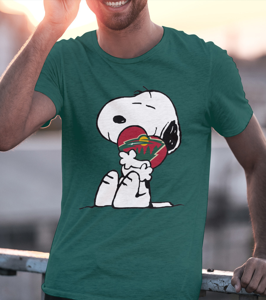 Minnesota Wild Snoopy Hugging Heart T-Shirt