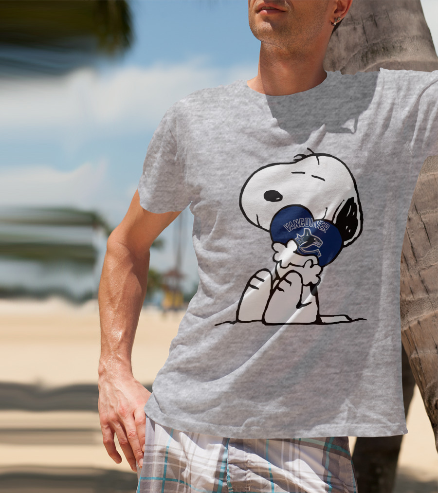 Vancouver Canucks Snoopy Hockey Puck T-Shirt