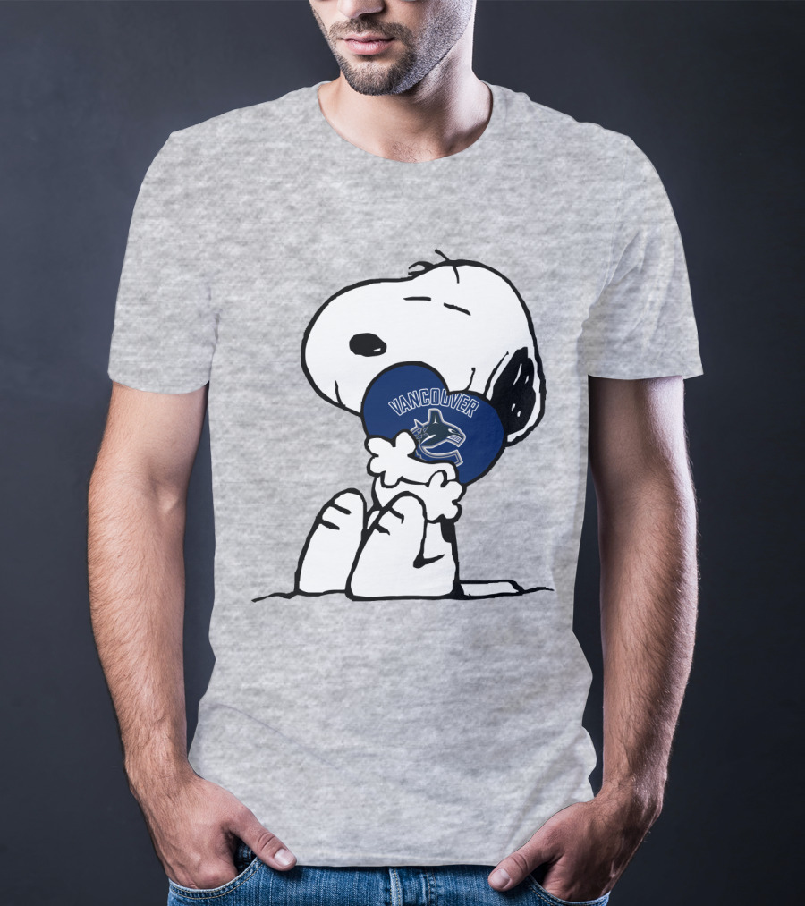 Vancouver Canucks Snoopy Hockey Puck T-Shirt