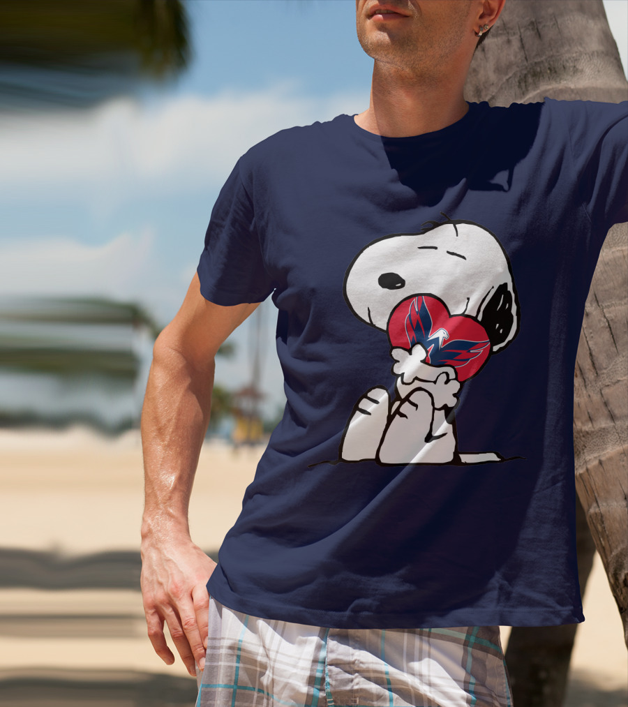 Snoopy Hugging Washington Capitals Heart T-Shirt