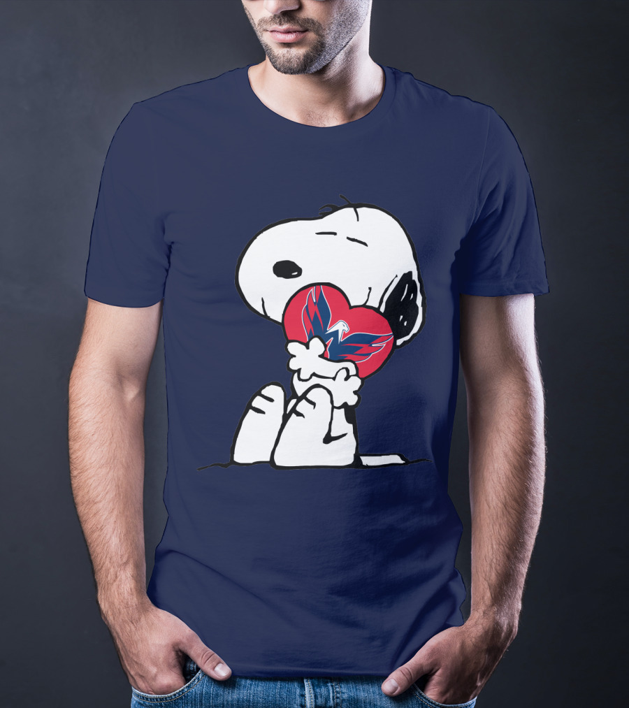 Snoopy Hugging Washington Capitals Heart T-Shirt
