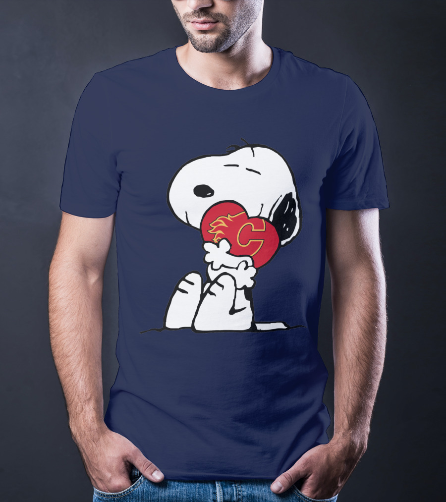 Snoopy Hugging Calgary Flames Heart T-Shirt