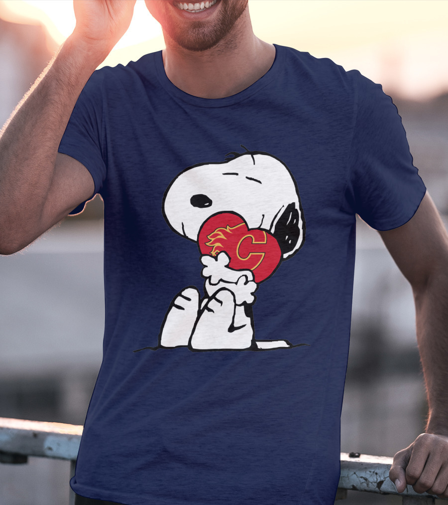Snoopy Hugging Calgary Flames Heart T-Shirt