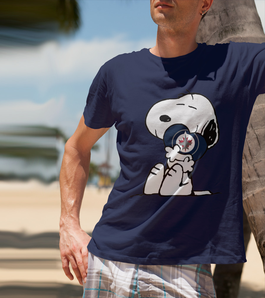 Snoopy Holding Winnipeg Jets Heart T-Shirt