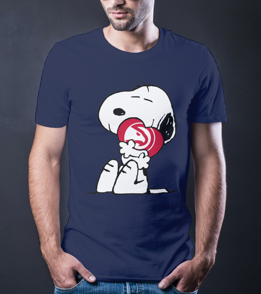Atlanta Hawks Snoopy Hugging T-Shirt