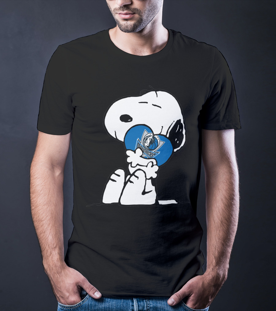 Snoopy Hugging Dallas Mavericks T-Shirt