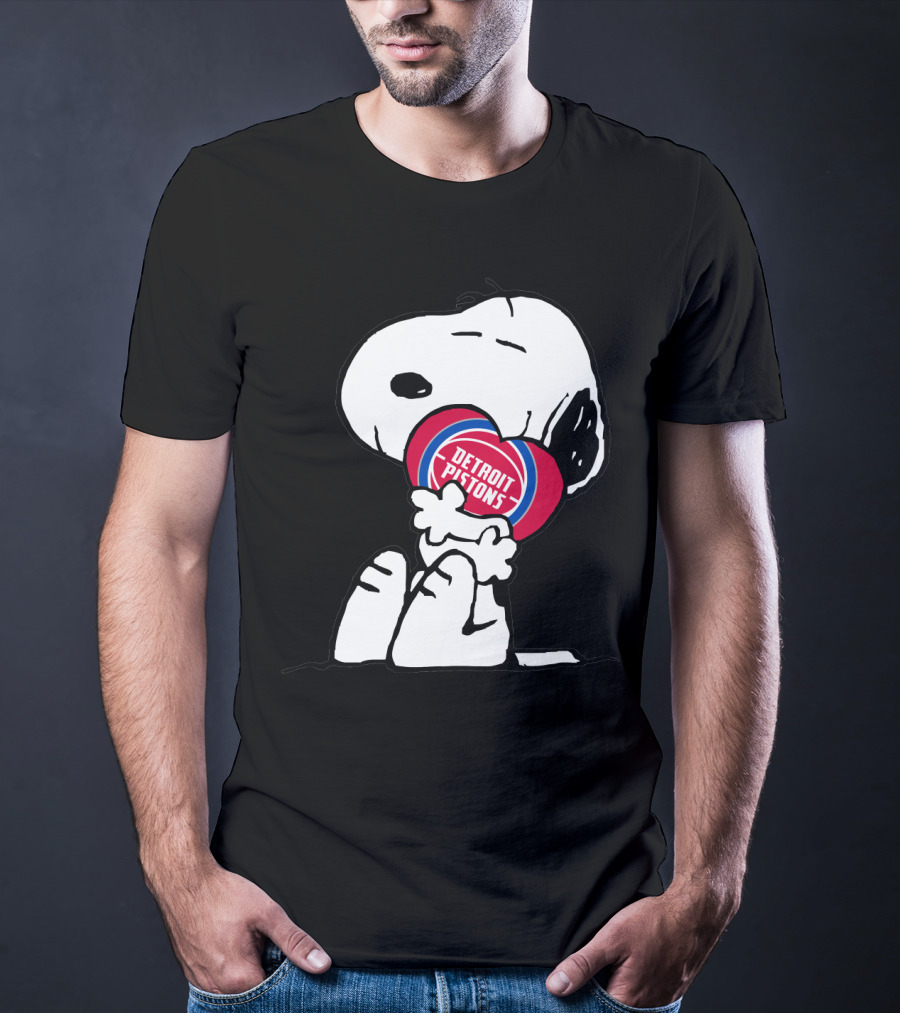 Detroit Pistons Snoopy Hugging Heart T-Shirt