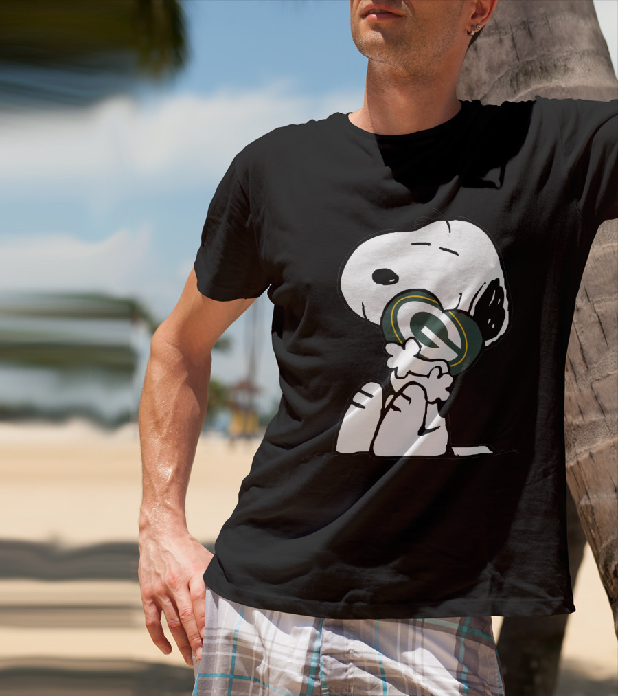 Green Bay Packers Snoopy Hugging T-Shirt