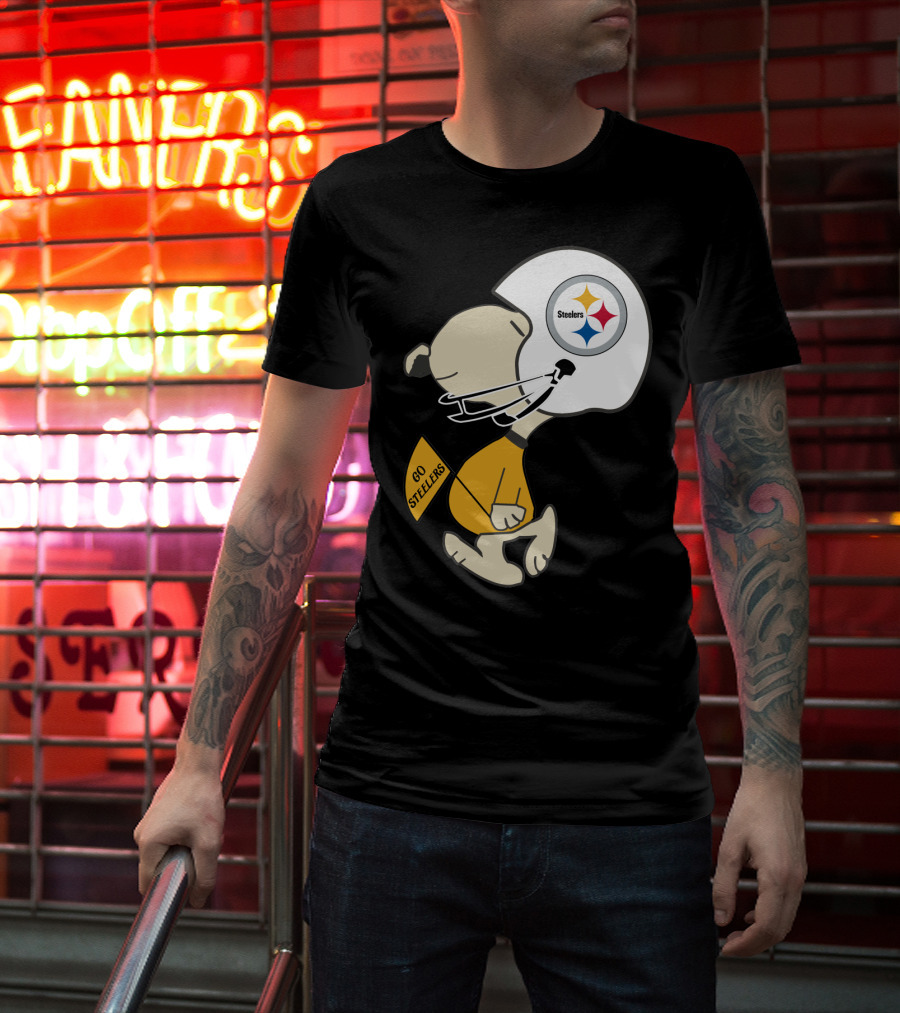 Snoopy Go Steelers Pittsburgh Steelers Football Helmet T-Shirt