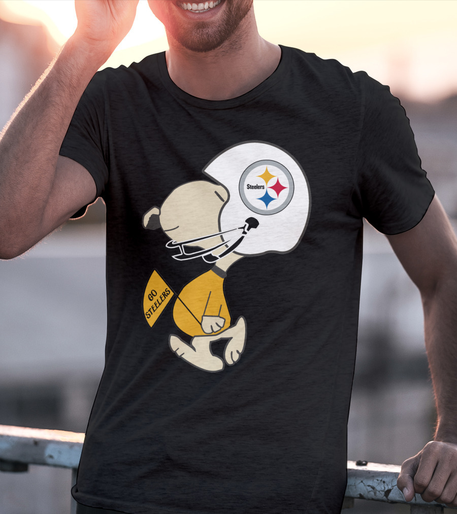 Snoopy Go Steelers Pittsburgh Steelers Football Helmet T-Shirt