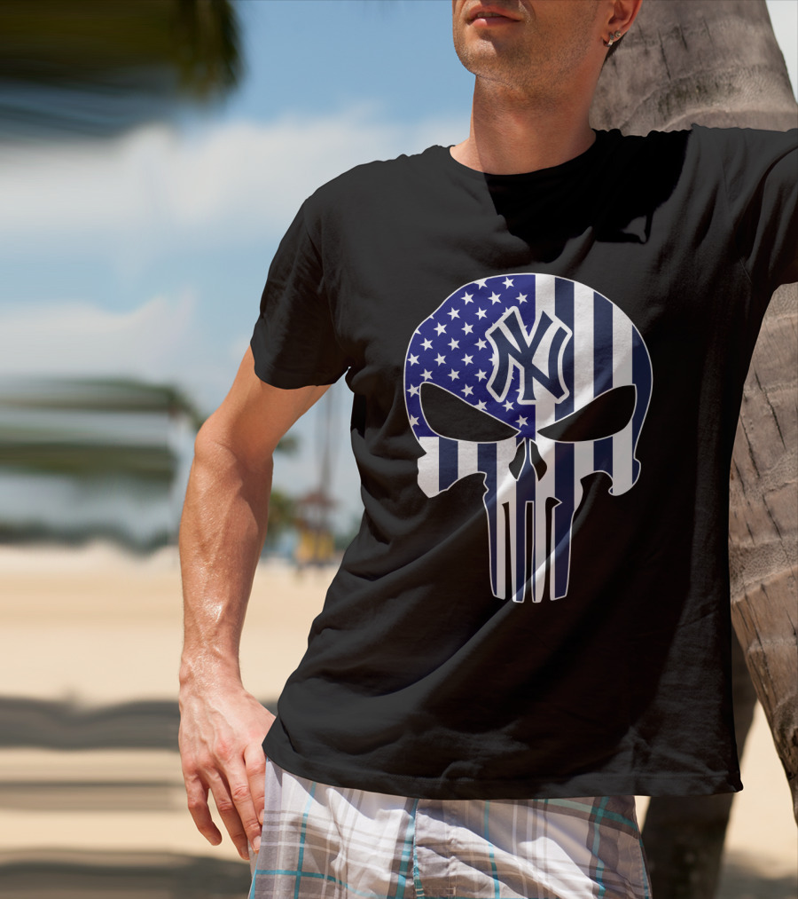 New York Yankees Skull With American Flag T-Shirt