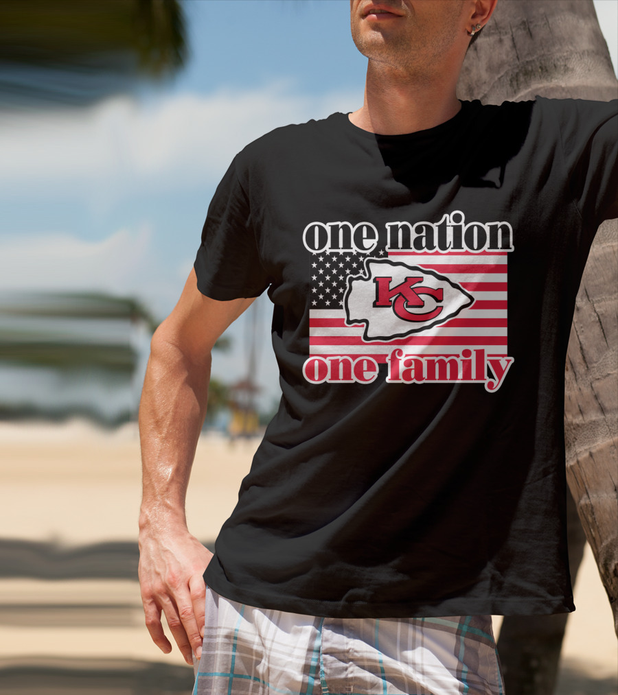One Nation One Family Kansas City Chiefs Usa Flag T-Shirt