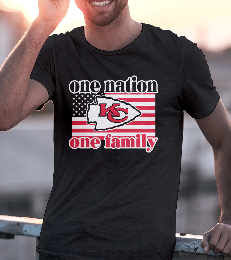 One Nation One Family Kansas City Chiefs Usa Flag T-Shirt