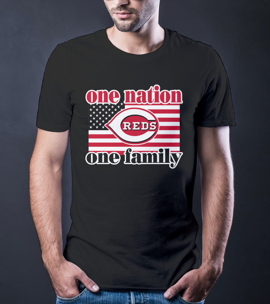 One Nation One Family Cincinnati Reds American Flag T-Shirt