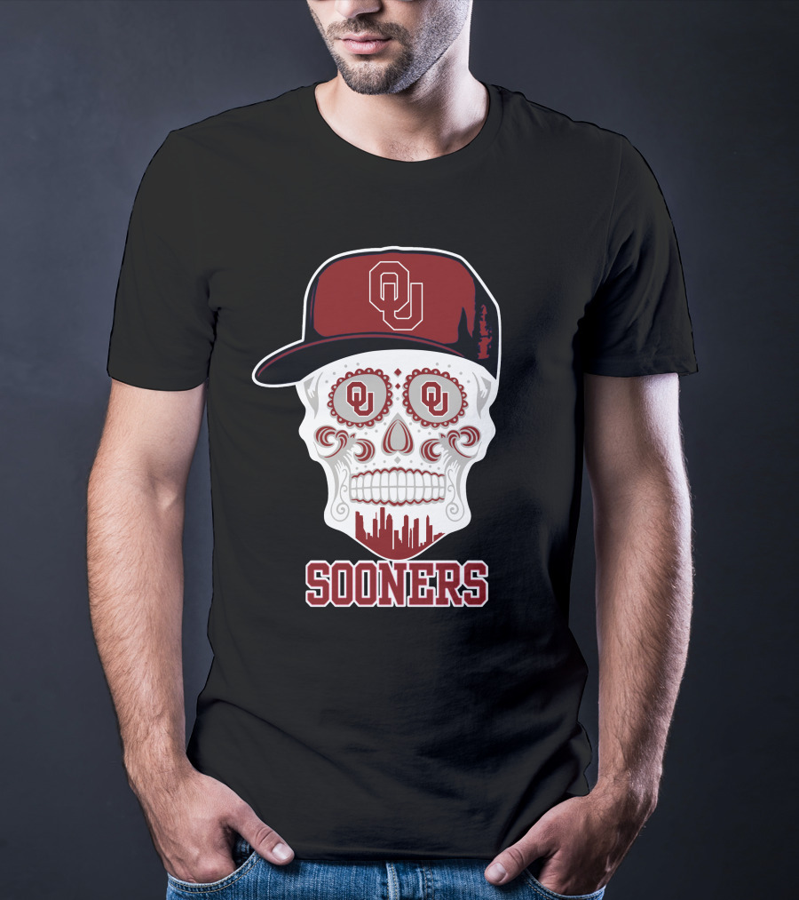 Oklahoma Sooners Skull Ou Hat T-Shirt