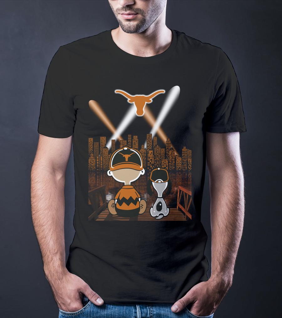 Texas Longhorns City Skyline Night Lights With Snoopy And Charlie Brown T-Shirt