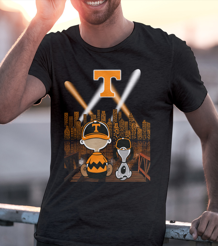 Tennessee Volunteers Snoopy And Charlie City Lights T-Shirt