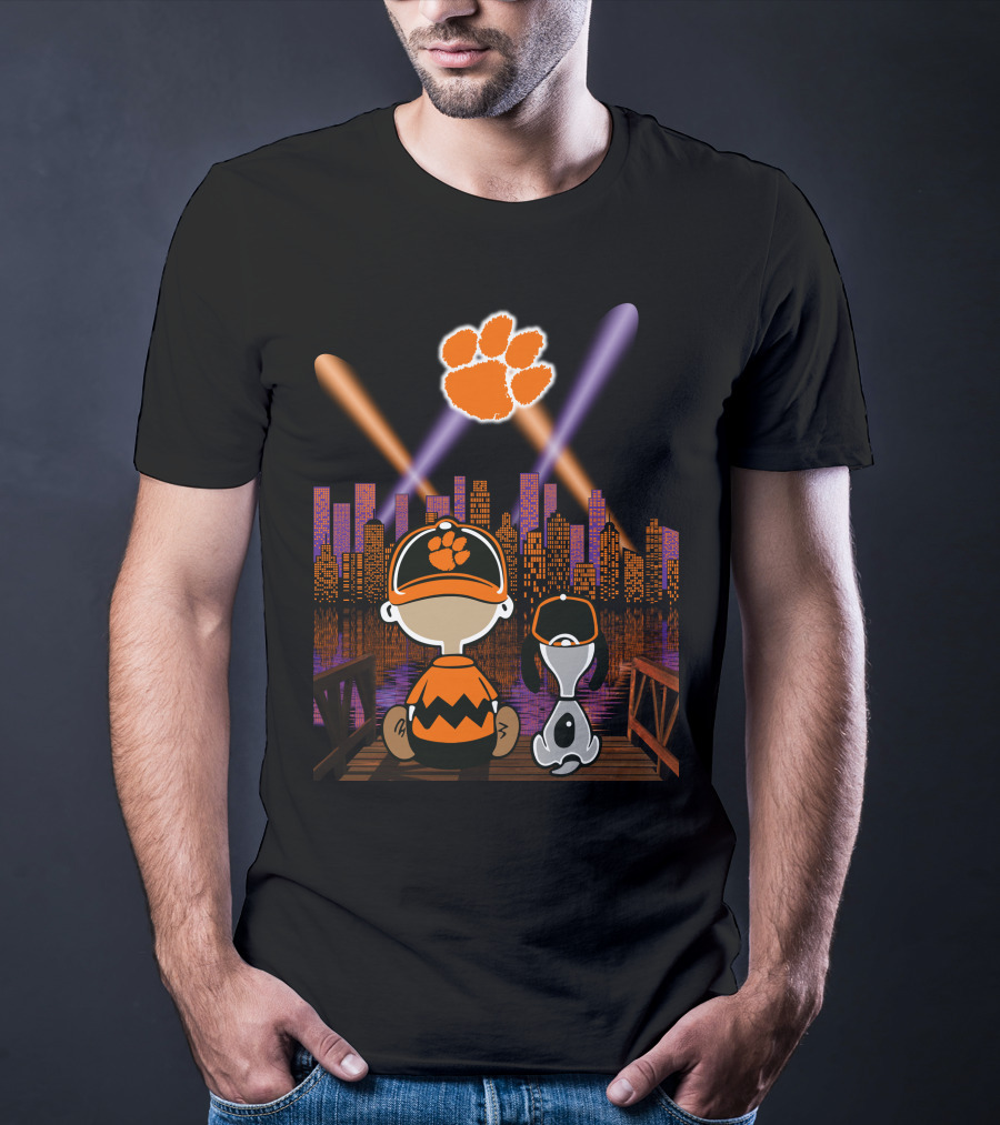 Clemson Tigers '83 Paw In Night City Skyline With Characters On Dock T-Shirt