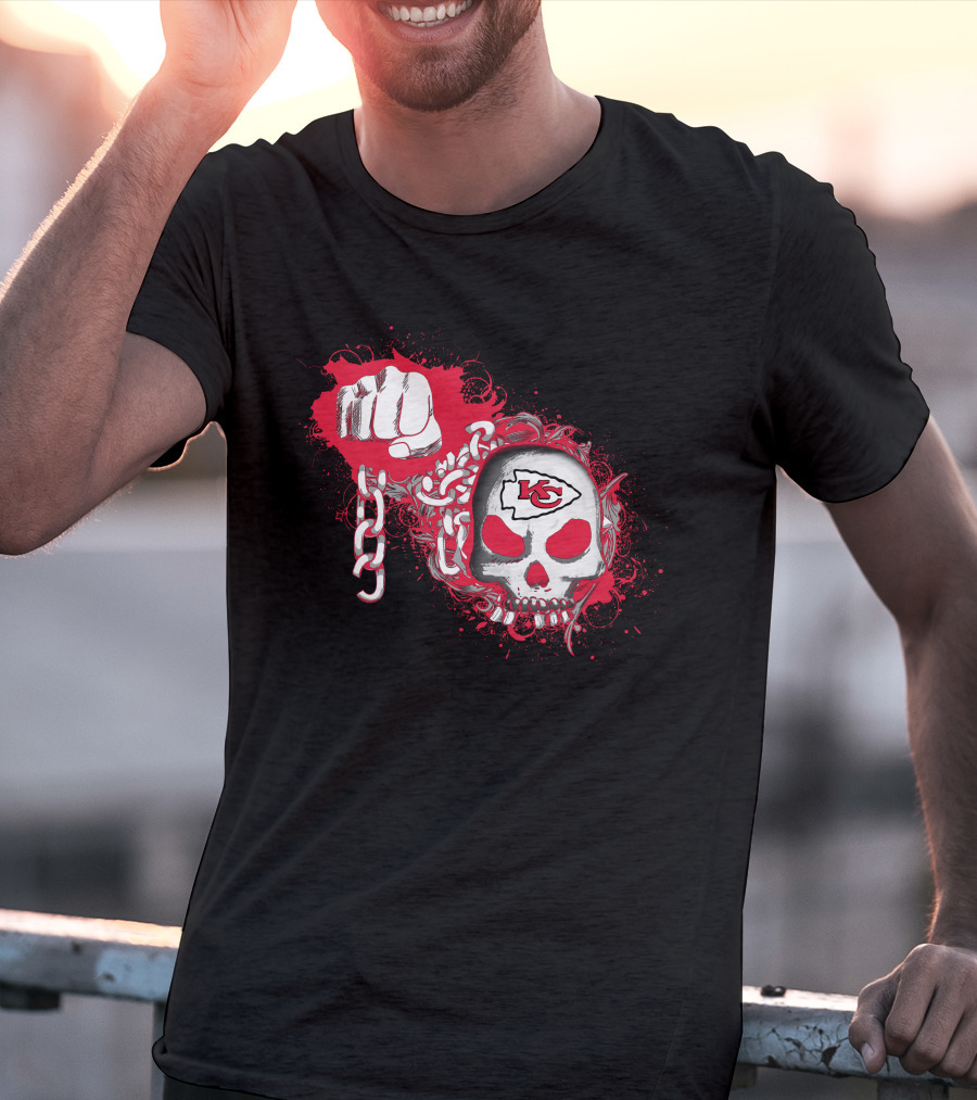 Kansas City Chiefs Skull Fist Chains T-Shirt