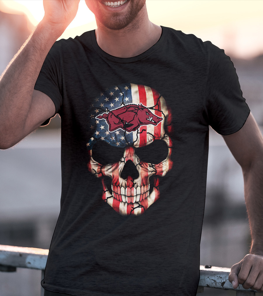Arkansas Razorbacks Skull American Flag T-Shirt