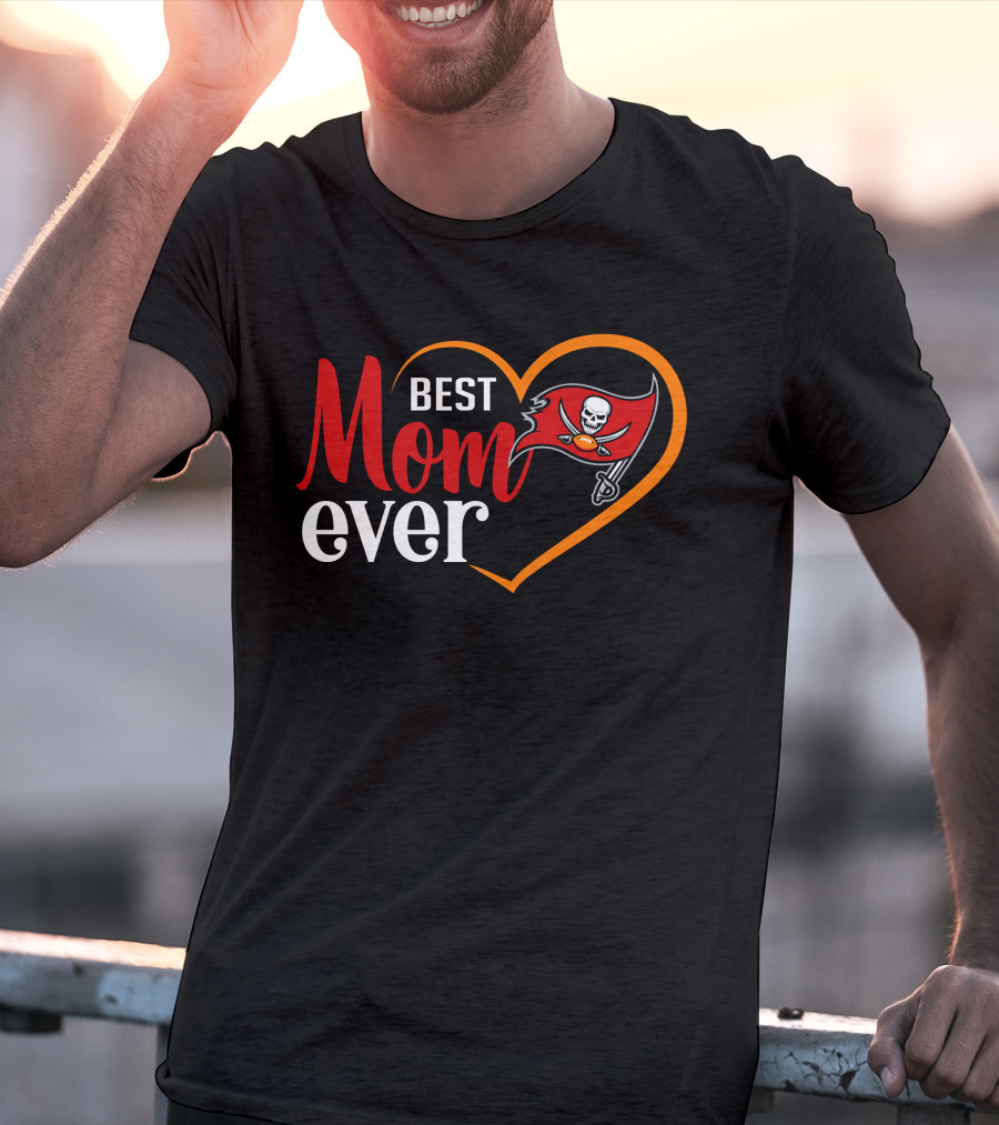 Tampa Bay Buccaneers Best Mom Ever Heart And Flag T-Shirt