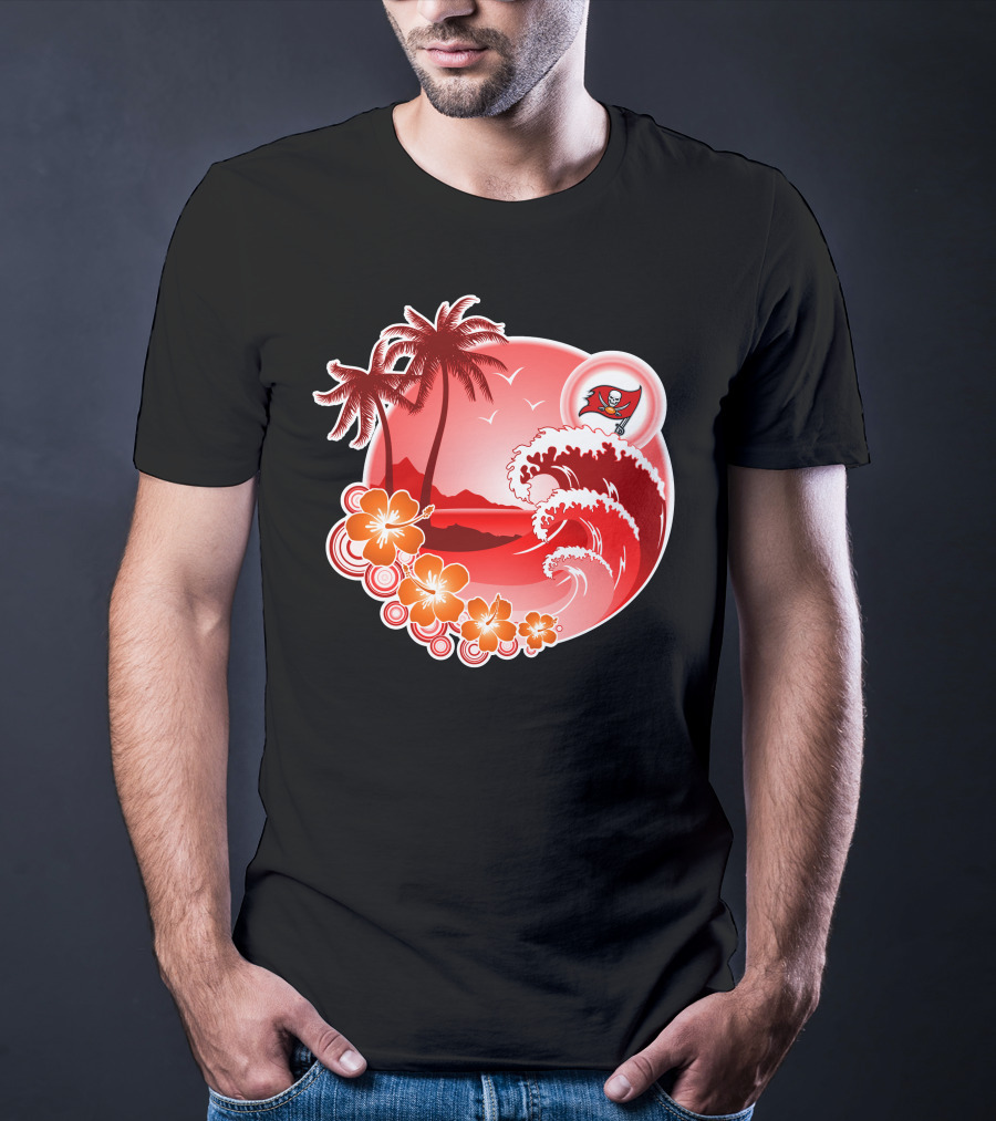 Tampa Bay Buccaneers Happy Holidays Tropical Beach Scene T-Shirt