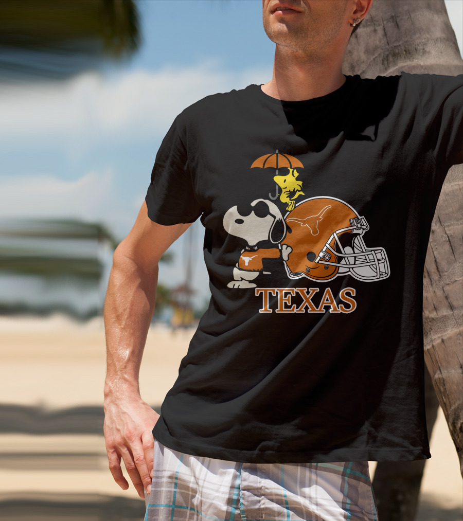 Texas Longhorns Snoopy Woodstock Football Helmet T-Shirt