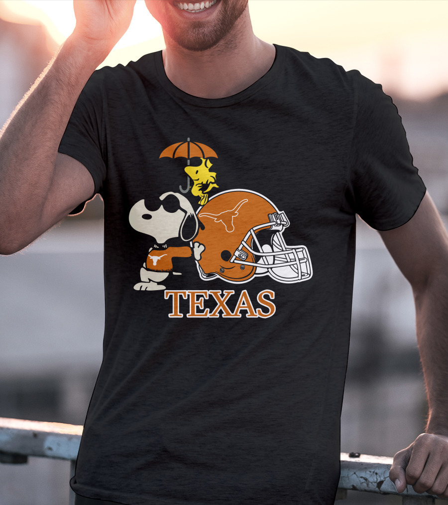 Texas Longhorns Snoopy Woodstock Football Helmet T-Shirt