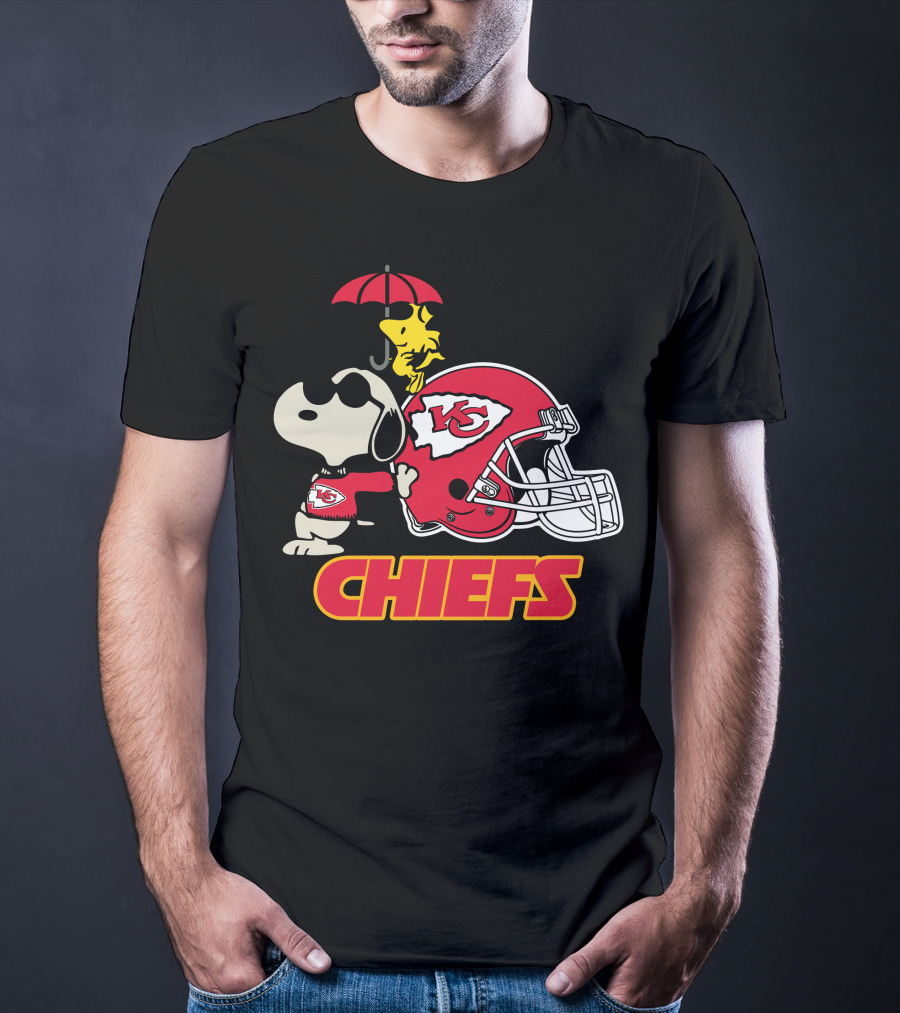 Kansas City Chiefs Snoopy Woodstock Helmet Chiefs T-Shirt