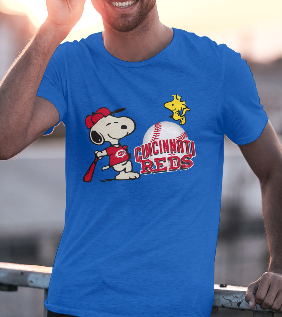 Cincinnati Reds Snoopy Woodstock Baseball T-Shirt