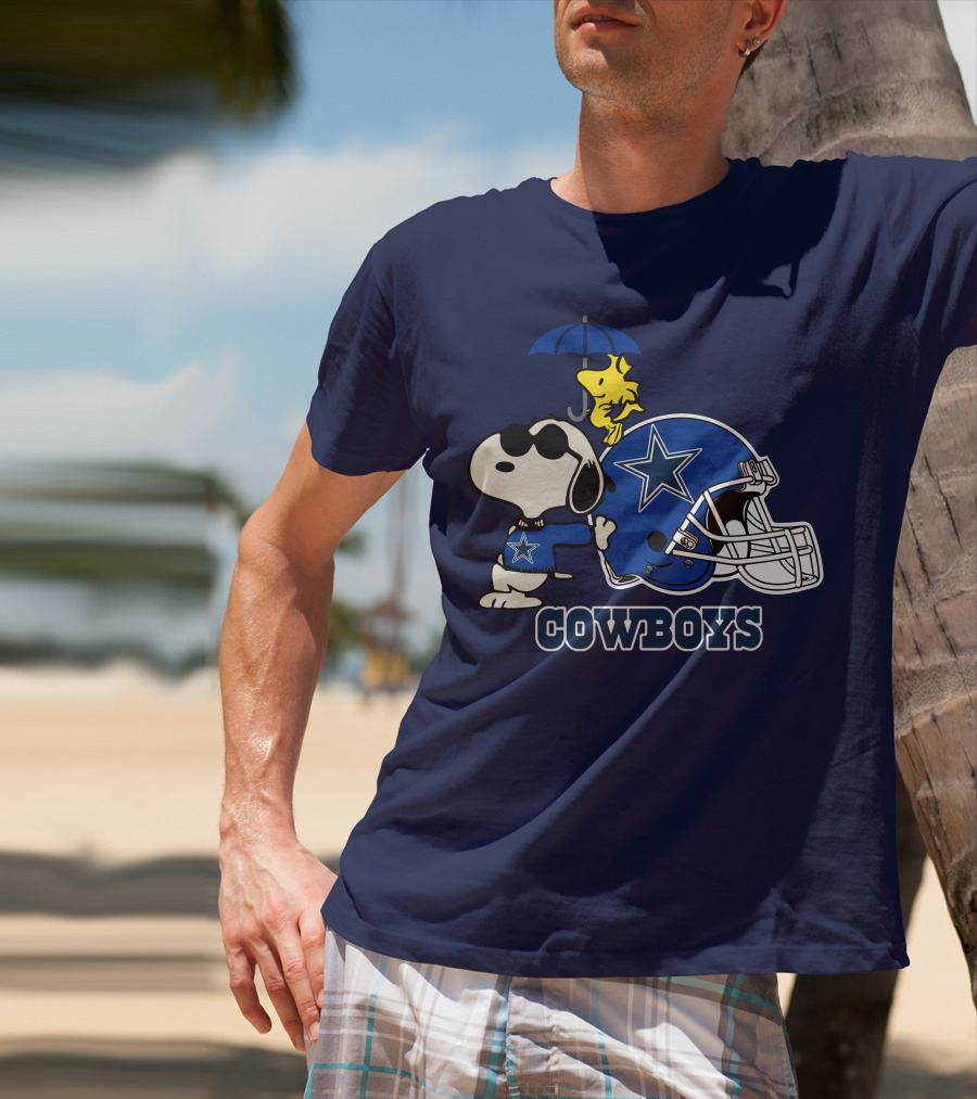 Dallas Cowboys Snoopy Woodstock Holiday Helmet T-Shirt