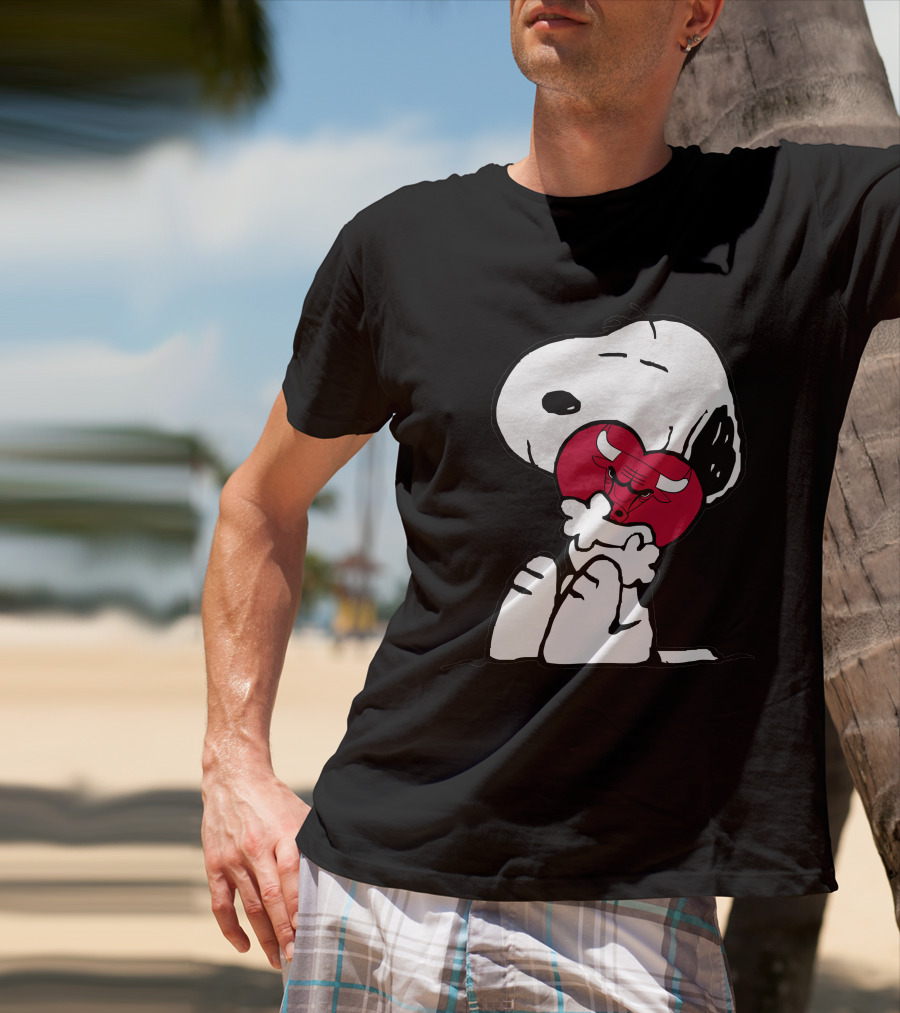 Snoopy Hugging Chicago Bulls Basketball Heart T-Shirt