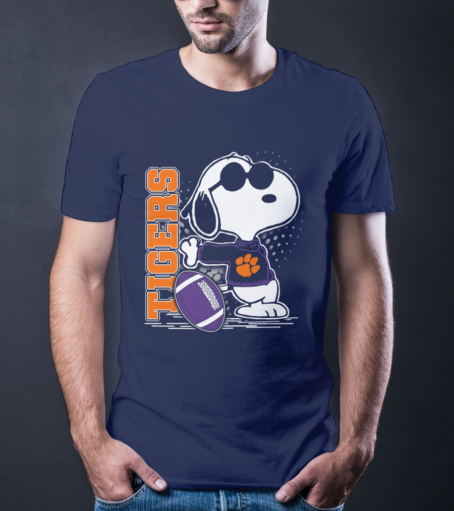 Tigers Snoopy Clemson Football Paw Print T-Shirt