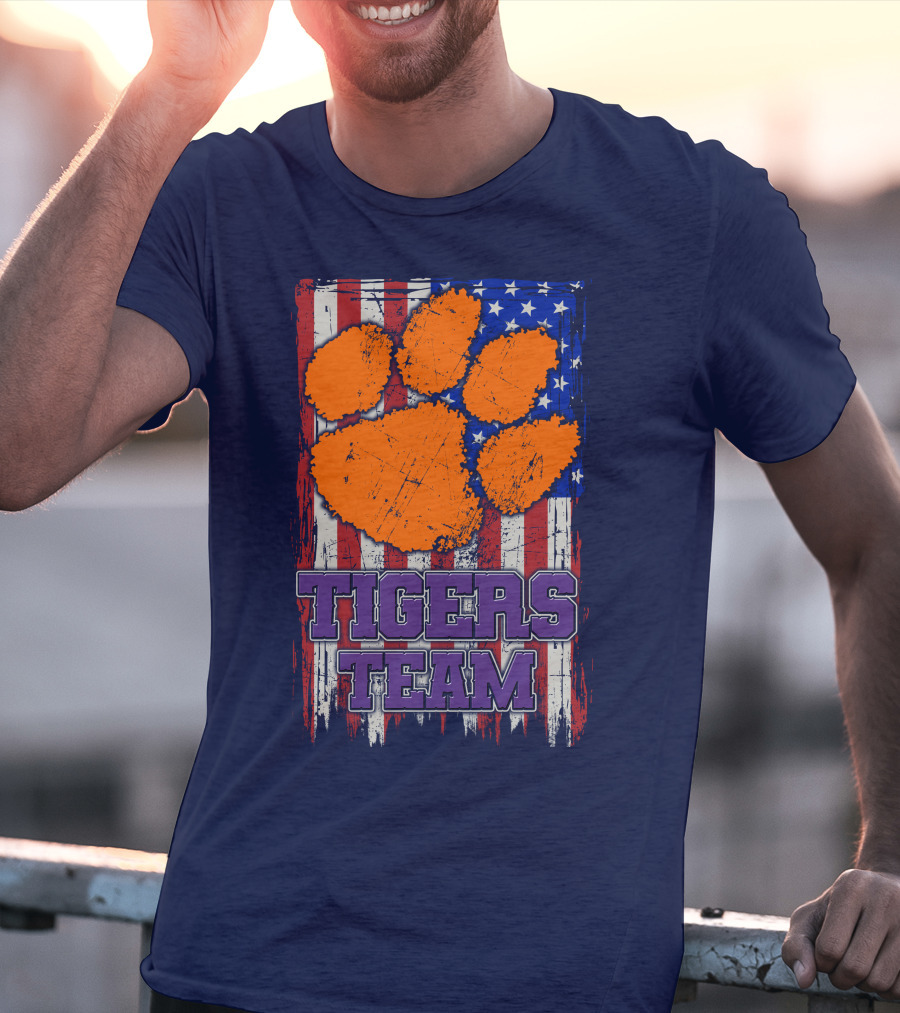 Clemson Tigers Team American Flag Paw Print T-Shirt