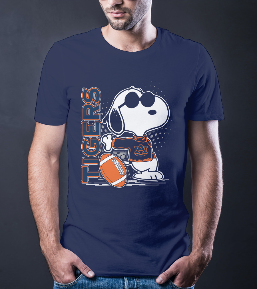 Snoopy Auburn Tigers Football T-Shirt