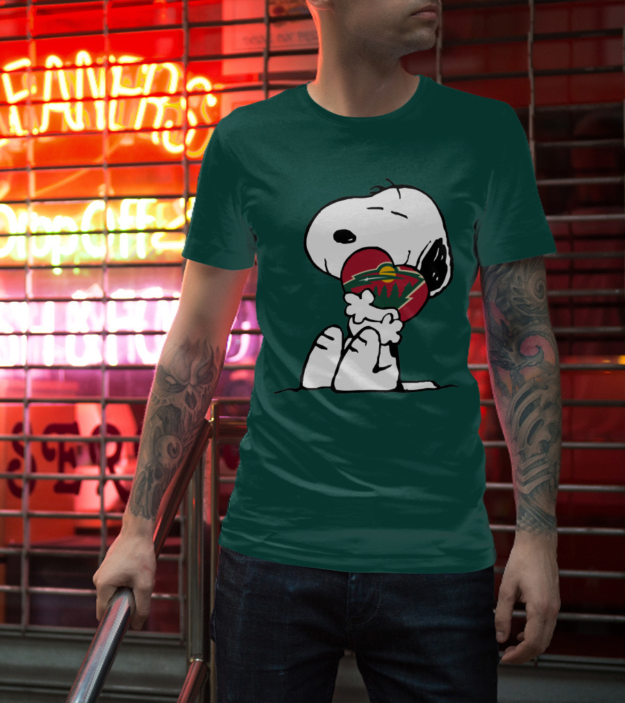Snoopy Holding Minnesota Wild Heart T-Shirt