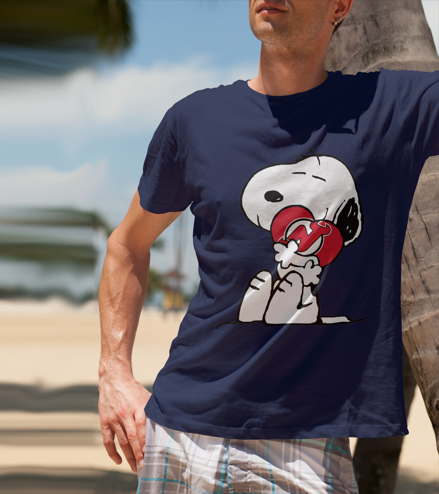 New Jersey Devils Snoopy Hugging Hockey T-Shirt