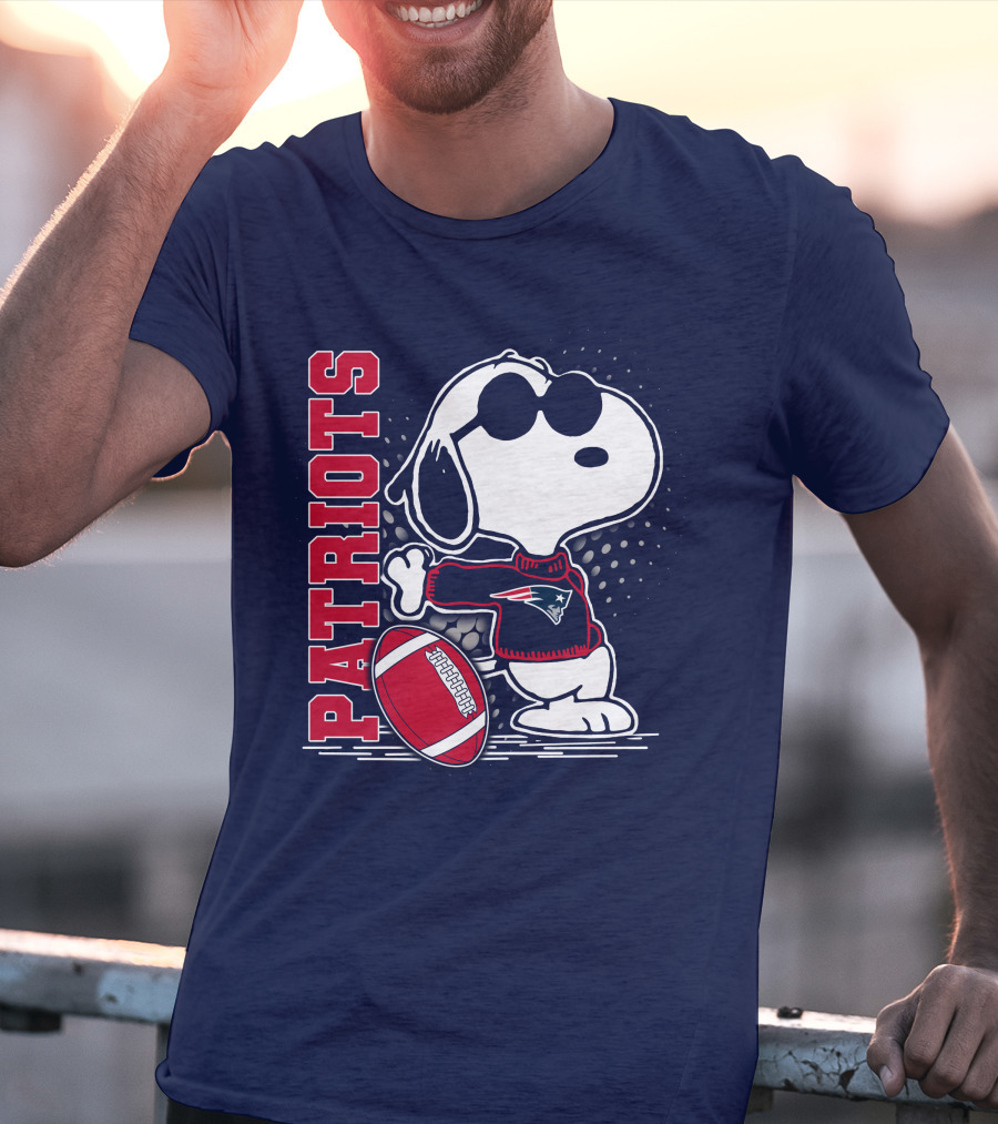 Patriots New England Football Snoopy T-Shirt