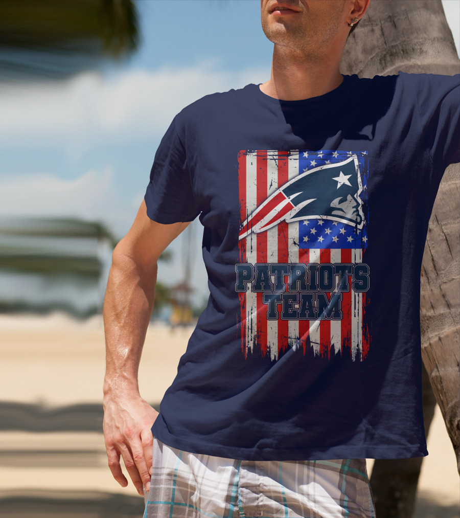 New England Patriots Team Logo With American Flag T-Shirt