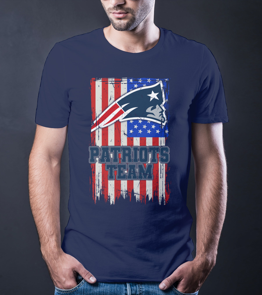 New England Patriots Team Logo With American Flag T-Shirt