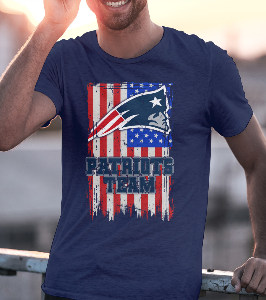 New England Patriots Team Logo With American Flag T-Shirt