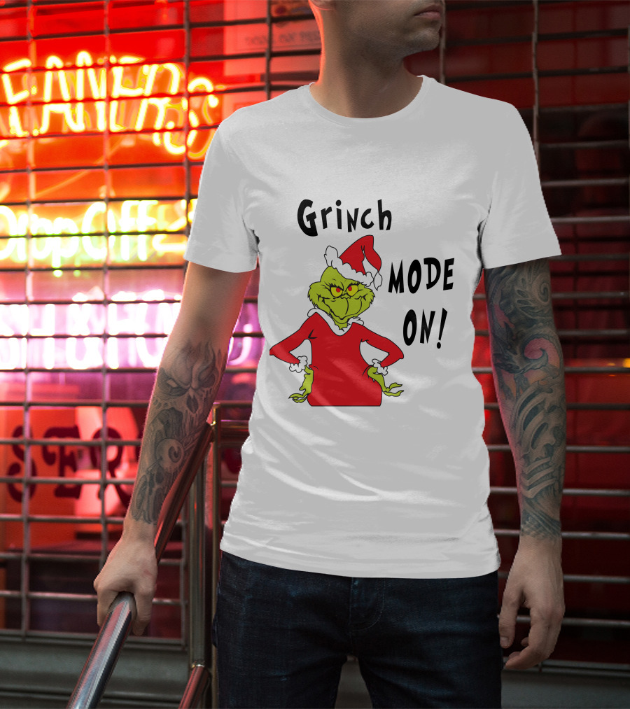 Grinch Mode On Santa Hat Red T-Shirt
