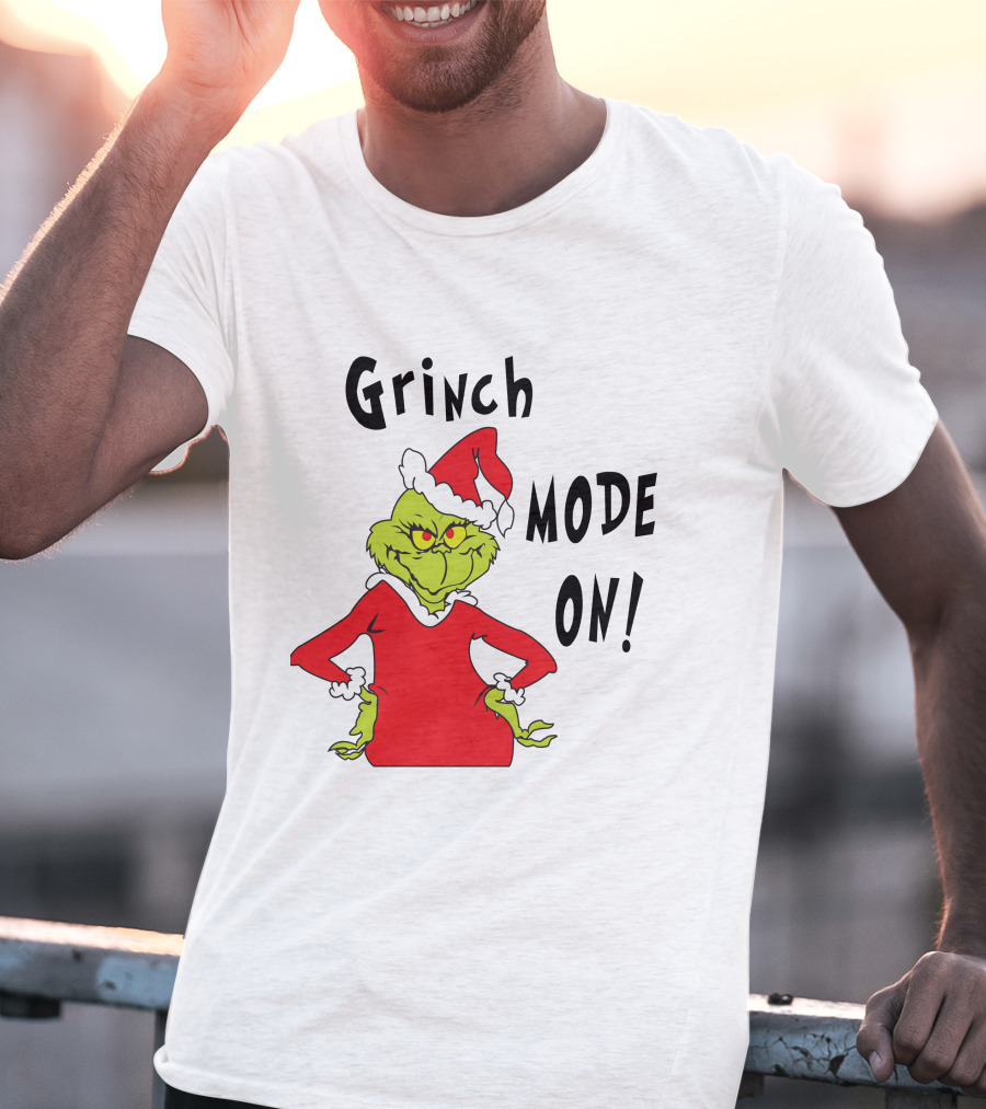 Grinch Mode On Santa Hat Red T-Shirt