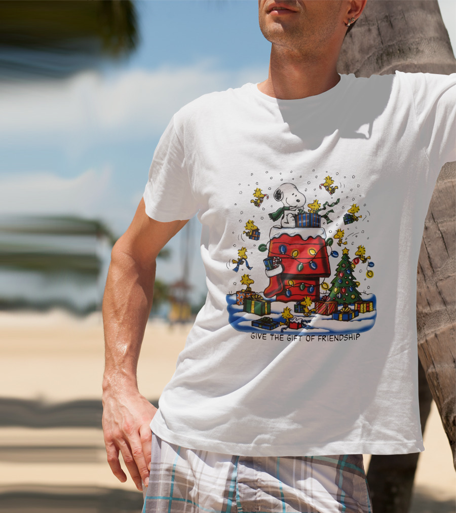 Snoopy Christmas House With Woodstock And Gifts Give The Gift Of Friendship T-Shirt