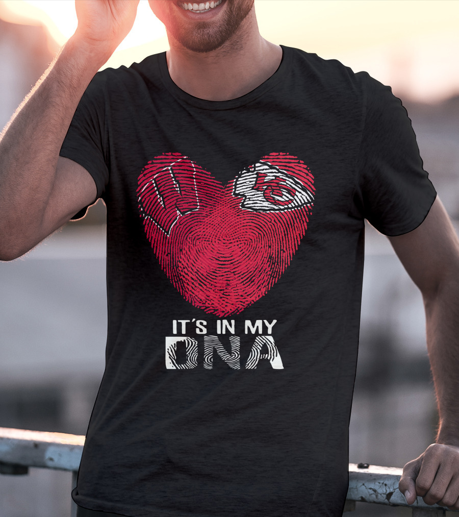 Wisconsin Badgers Chiefs Heart Fingerprint It's In My DNA T-Shirt
