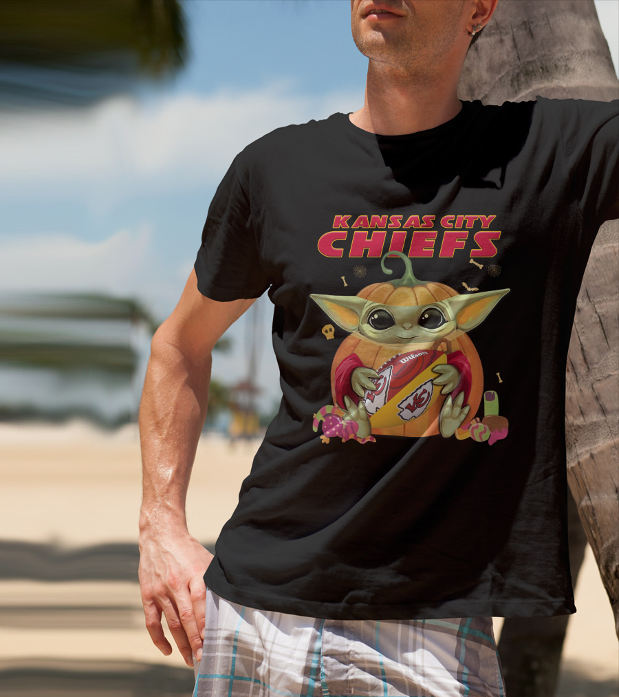 Kansas City Chiefs Yoda Pumpkin Football Halloween Style T-Shirt