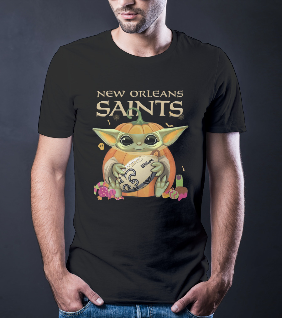 Yoda New Orleans Saints Halloween Football Pumpkin Wilson Ball T-Shirt