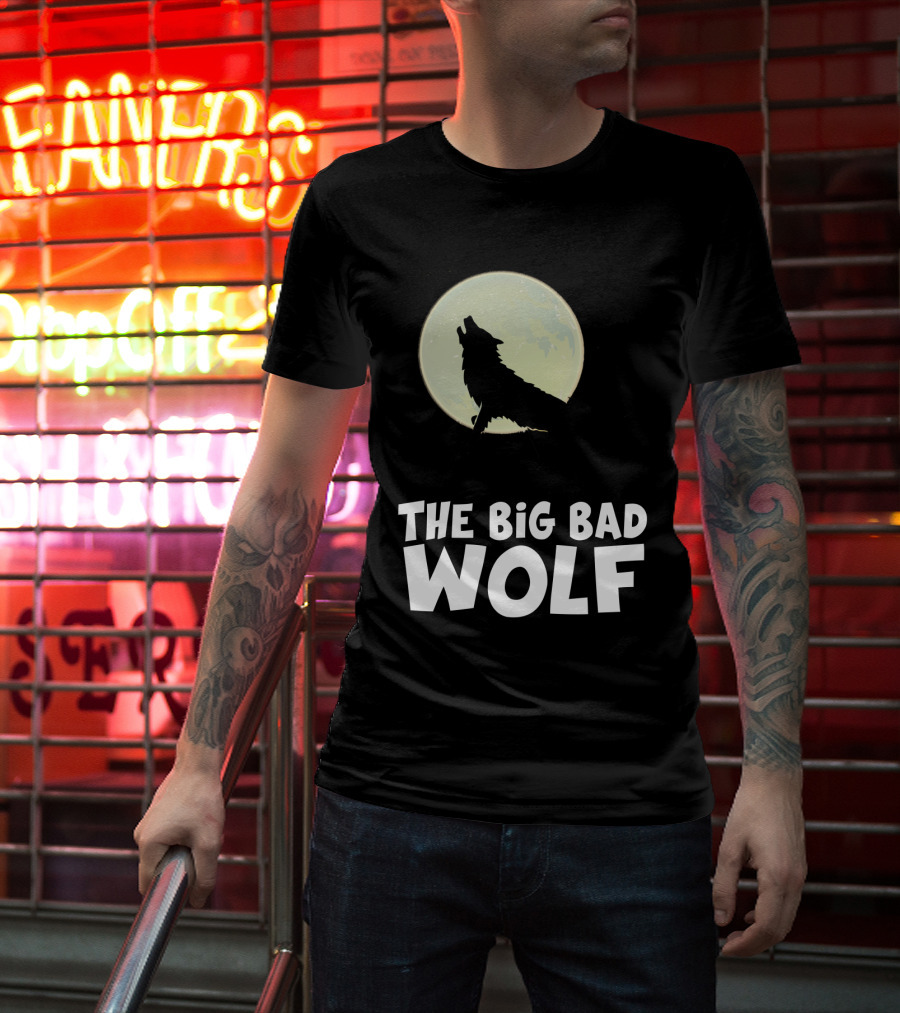 The Big Bad Wolf Howling At Moon With Flying Bat Halloween T-Shirt